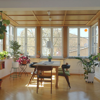 Altbauflair mit hohen, großzügigen Räumen + Gartennutzung