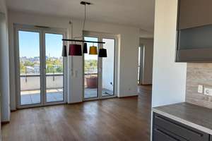 Exklusive 2-Zimmer-Penthousewohnung (91,5 m²) mit großer Dachterrasse direkt am Europagarten – Niedernhausener Straße 53, 60326 Gallus, Frankfurt am Main – Vorschaubild 11