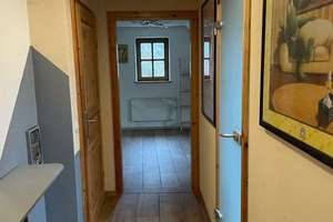 Gepflegtes Mehrfamilienhaus mit 3 Wohnungen und 10 Zimmern in ruhiger, gepflegter Umgebung – Die vollständige Adresse der Immobilie erhältst du vom Anbieter., 91367 Weißenohe – Vorschaubild 7