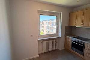 Frisch sanierte 3-Zimmer-Wohnung mit Balkon und Blick ins Grüne - ab 15.06.2026 verfügbar – Terofalstr. 39, 80689 Blumenau, München – Vorschaubild 16