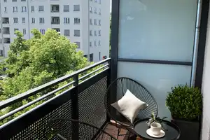 Großzügige 2,5-Zimmer-Wohnung mit Loggia und Balkon – München – Vorschaubild 7