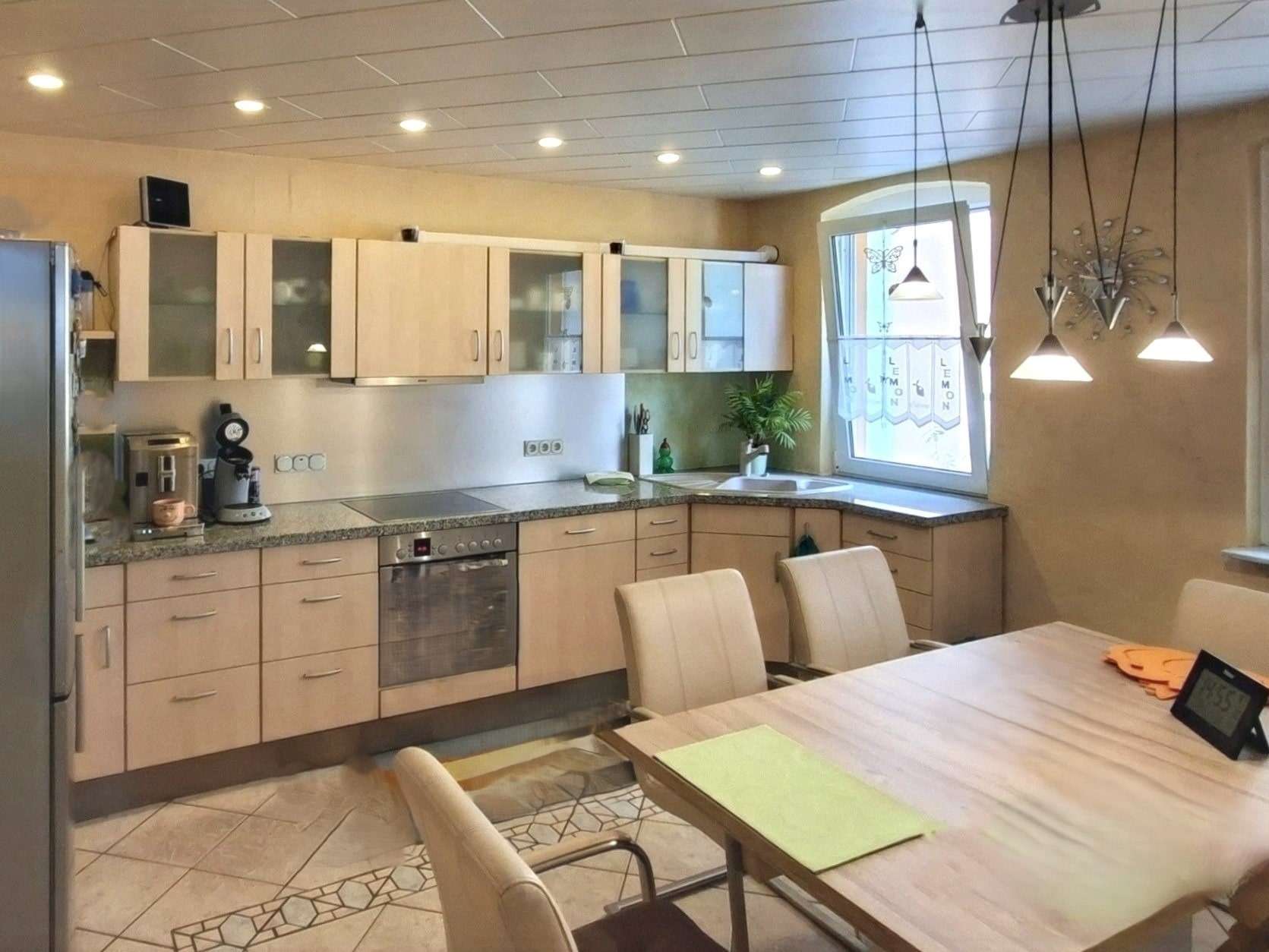 Immobilie in Lingenfeld - Charmantes Einfamilienhaus mit Einliegerwohnung - Bild 2