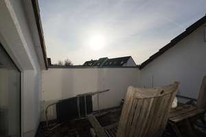 Helle Dachgeschosswohnung mit Sonnenloggia und TG-Stellplatz in Wiesbaden-Erbenheim – Die vollständige Adresse der Immobilie erhältst du vom Anbieter., 65205 Erbenheim, Wiesbaden – Vorschaubild 10
