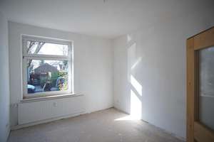 Zechenhaus mit Charme & Garten sucht Macher: Mietfreie Zeit & Materialbudget für Ihre Wohntr – 46049 Lirich-Nord, Oberhausen – Vorschaubild 3