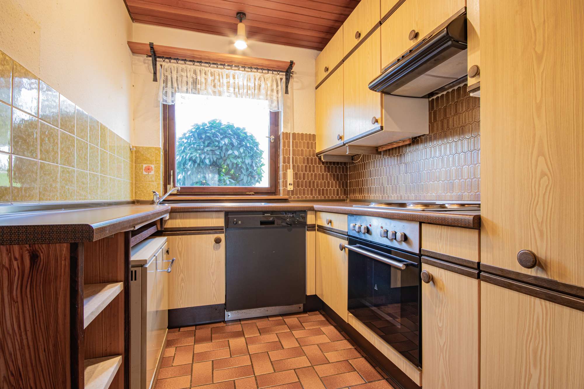 Immobilie in Wutöschingen - Vielseitig nutzbare Doppelhaushälfte mit Einliegerwohnung und Wintergarten in Horheim - Bild 4