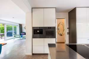 Herzogpark: Lichtdurchflutetes Familiendomizil mit schönem Garten, Balkon & luxuriöser Masteretage. – Die vollständige Adresse der Immobilie erhältst du vom Anbieter., 81925 Herzogpark, München – Vorschaubild 4