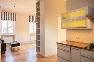 HISTORISCHER CHARME TRIFFT MODERNES FLAIR - Einzigartiger, sanierter Stil-Altbau in FFM-Niederursel – Die vollständige Adresse der Immobilie erhältst du vom Anbieter., 60439 Niederursel, Frankfurt am Main – Vorschaubild 2
