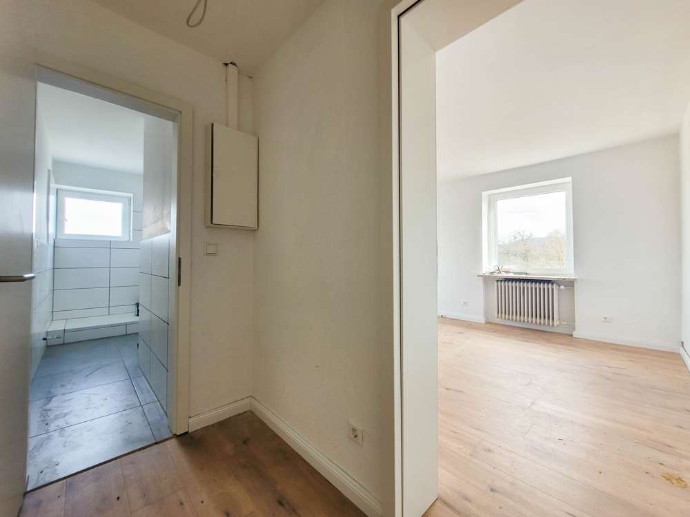 Zwei kompakte Wohneinheiten unter einem Dach – ideal für Kapitalanleger Mehrfamilienhaus, Hannover Kreis – Bild 2