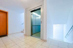 Helle 1-RW nach Sanierung * möbliert* Bad m. Dusche * 3. OG Lift * grüner Innenhof zur Mitnutzung * – Johann-Meyer-Straße 7 a, 1097 Leipziger Vorstadt, Dresden – Vorschaubild 4