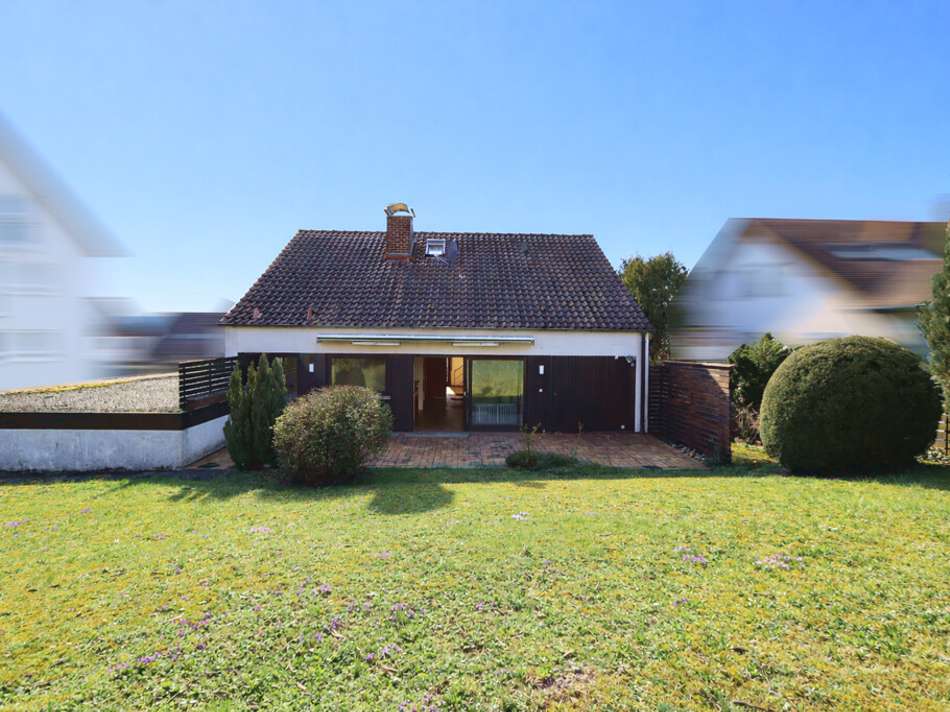 Hausansicht + Garten hinten