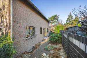 Bezugsfreies Zweifamilienhaus mit Garage in ruhiger Spielstraße – Aachen – Vorschaubild 4