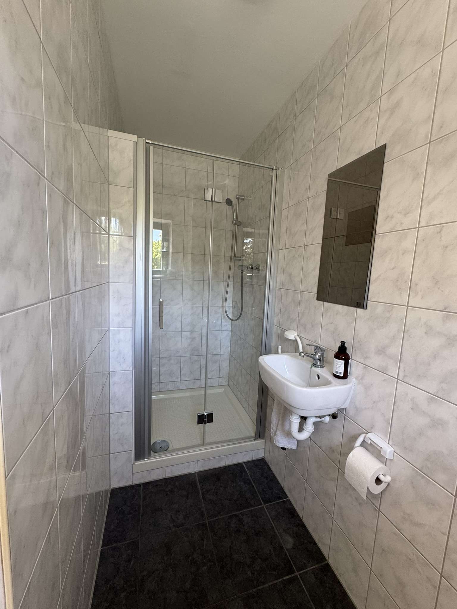 Immobilie in Sternberg - Schönes saniertes Mehrfamilienhaus mit 3 Wohnungen in Sternberg - PROVISIONSFREI - Bild 3