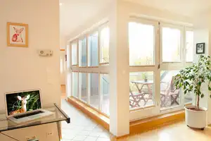 Möblierte Dachgeschosswohnung mit Dachterrasse und exzellenter Anbindung – Berlin – Vorschaubild 5