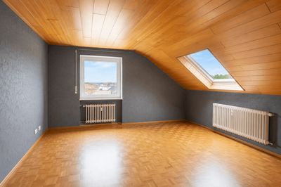 Provisionsfreie, vermietete 5-Zimmer-Dachgeschosswohnung in Oberhaid