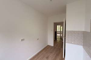 Renovierte 4-Zimmer-Wohnung mit Balkon in Wuppertal  – Hesselnberg 25, 42285 Barmen, Wuppertal – Vorschaubild 9