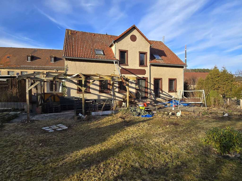 Immobilie in Halsbrücke - Hier haben Sie viel Platz und schaffen mit den notwendigen Restarbeiten in Ihr neues Familienidyll! - Bild 2