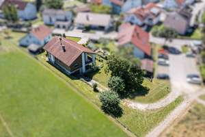 Freiraum und Vielfalt: Einfamilienhaus mit Einliegerwohnung und Garten – Die vollständige Adresse der Immobilie erhältst du vom Anbieter., 93413 Cham – Vorschaubild 10