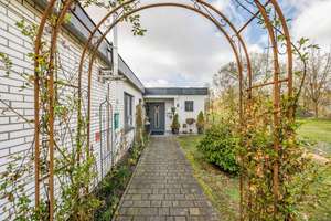 Barrierefreies Architektenhaus nahe Edemissen - Wohnen direkt am Feld und Wald – Die vollständige Adresse der Immobilie erhältst du vom Anbieter., 31234 Edemissen – Vorschaubild 1