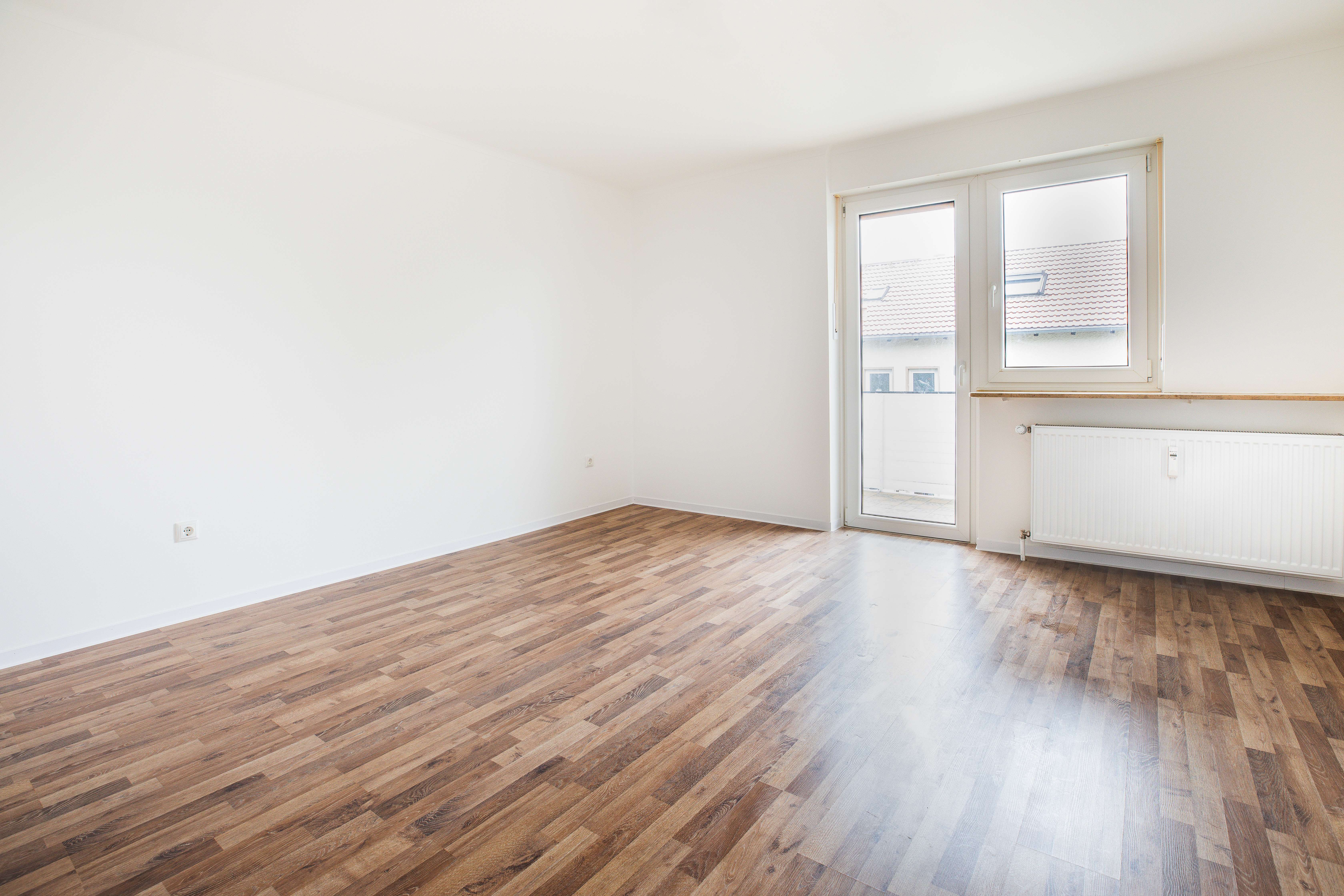 Immobilie in Eckersdorf - Sanierte 5-Zimmer-Wohnung auf 2 Ebenen mit Balkon, Garage und Gartenanteil - Bild 0