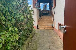Familienglück mit Weitblick - großzügiges zu Hause mit Einliegerwohnung und viel Raum zum Leben! – Die vollständige Adresse der Immobilie erhältst du vom Anbieter., 53539 Bodenbach – Vorschaubild 4
