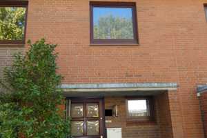 Reihenhaus mit viel Platz und Ausbaumöglichkeit,  voll unterkellert, Garage, gute, ruhige SW- Lage. – Steinburg (Kreis) – Vorschaubild 7