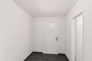 Hadern: 1,5-Zi.-EG-ETW – Loggia + Garten | Erstbezug nach Renovierung | ÖPNV vor der Tür – 81375 Neuhadern, München – Vorschaubild 2