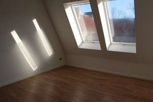 2-Zimmer-DG-Wohnung mit Terrasse in Friedrichshain. – Petersburger Straße 39, 10249 Friedrichshain, Berlin – Vorschaubild 2