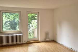 Kleine, gepflegte 2 Zimmer-Wohnung mit Balkon