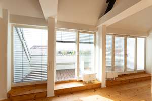 Dachgeschosstraum mit Galerie & Balkon | 2 Bäder | Aufzug | Dielenboden | Stellplatz mgl. – Wurzner Straße 156a, 4318 Sellerhausen-Stünz, Leipzig – Vorschaubild 4