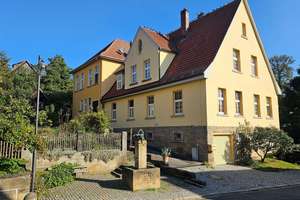 Eine einmalige Immobilie in Top-Zustand! Wohnen in stilvoll modernisierter Schule! – Die vollständige Adresse der Immobilie erhältst du vom Anbieter., 96237 Ebersdorf bei Coburg – Vorschaubild 2