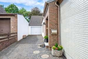 Schönebeck: Freistehendes Einfamilienhaus mit Einliegerwohnung, Nebengebäude, Garage und Garten – Die vollständige Adresse der Immobilie erhältst du vom Anbieter., 28757 Schönebeck, Bremen – Vorschaubild 3