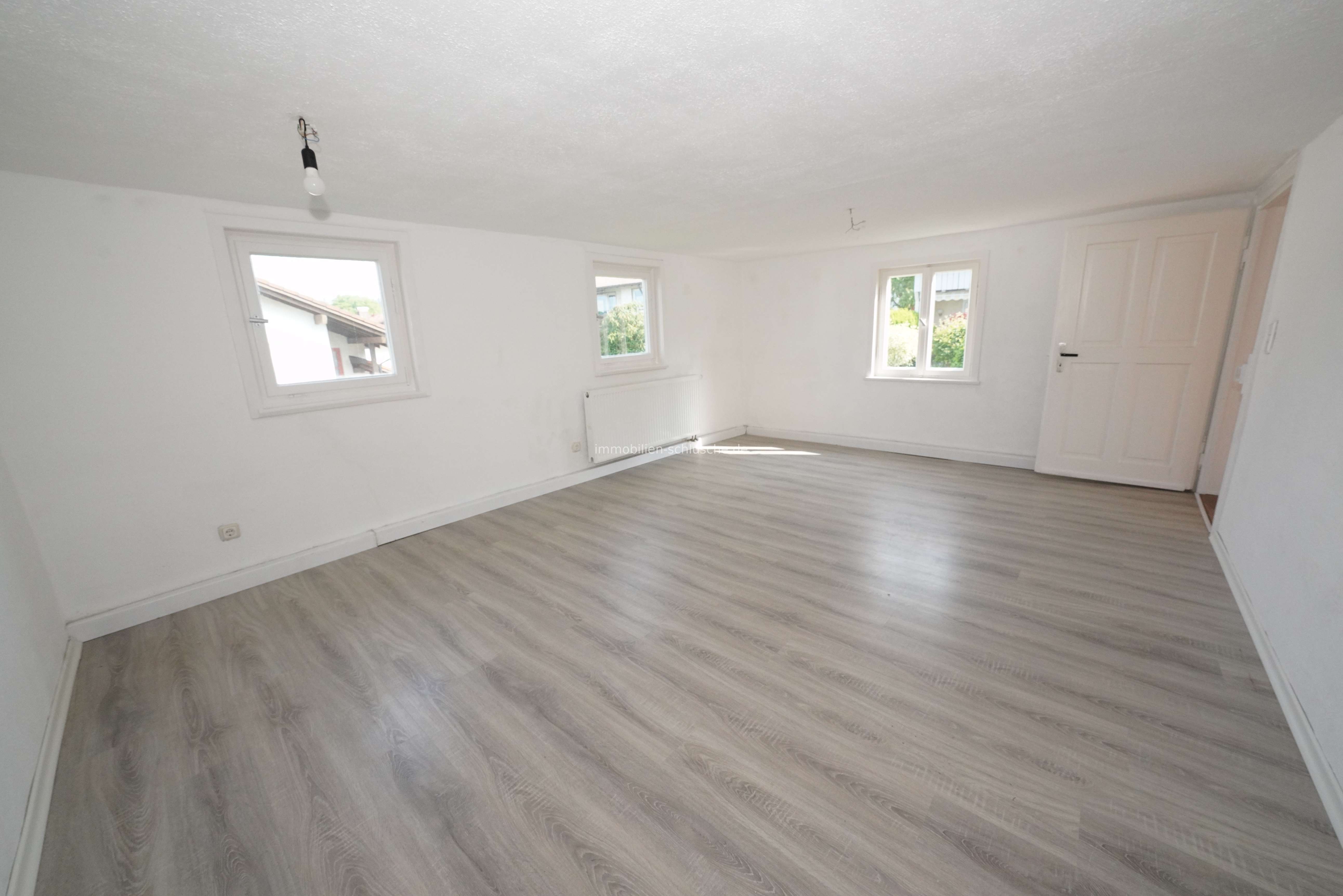 Immobilie in Lindenberg im Allgäu - Kaufpreissturz bei großem Zweifamilienhaus in Lindenberg als Weihnachtsgeschenk - Bild 4