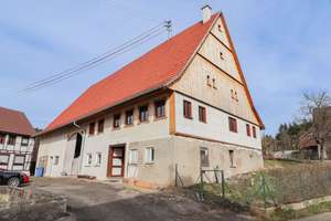 Historisches Bauernhaus aus dem 16. Jahrhundert mit Scheune, Werkstatt & großem Grundstück