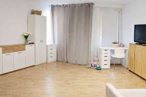 Provisionsfrei* !! Blick ins Grüne !! ruhige WOHNUNG * sonniger BALKON * Stellplatz in Tiefgarage * – Die vollständige Adresse der Immobilie erhältst du vom Anbieter., 1237 Reick, Dresden – Vorschaubild 2
