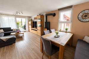 Schickes Reihenhaus mit zwei sonnigen Terrassen und Garten in familienfreundlicher Lage – Die vollständige Adresse der Immobilie erhältst du vom Anbieter., 73760 Ostfildern – Vorschaubild 3