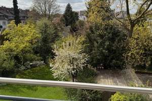 + Wohlfühl-Wohnen inmitten der City mit perfektem Grünblick und Balkon + – Die vollständige Adresse der Immobilie erhältst du vom Anbieter., 47798 Stadtmitte, Krefeld – Vorschaubild 2