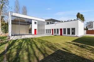 Bestlage: Architektenvilla im 
Bauhausstil mit 5 TG-Plätzen! – Regensburg – Vorschaubild 2