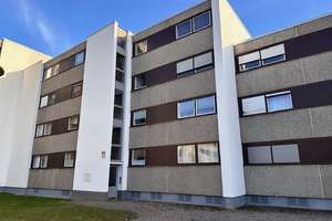 Provisionsfrei aus eigenem Bestand! 4-Zi.-Wohnung mit Balkon, Gäste-WC und Einstellplatz