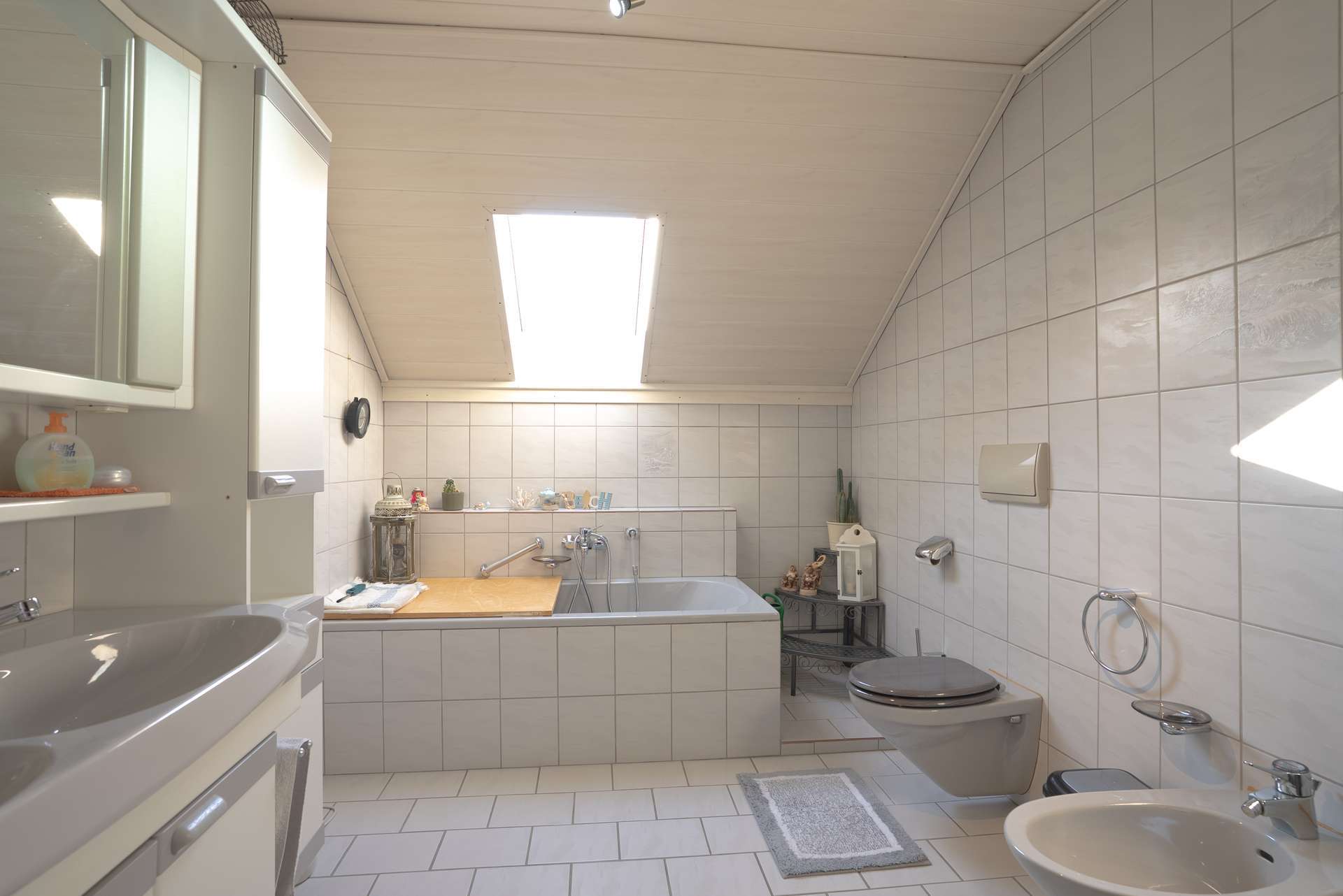 Immobilie in Gottfrieding - ***Großzügiges Einfamilienhaus mit PV- Anlage in ruhiger Siedlungslage*** - Bild 4