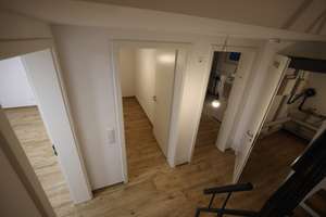 Erstbezug Geräumiges 5-Zimmer-Reihenhaus mit Garten, EBK, CarPort – Lohhofer Straße 10, 90453 Krottenbach, Mühlhof, Nürnberg – Vorschaubild 8
