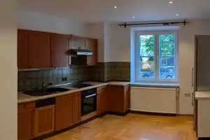 Herrliche 2-Zimmer-EG-Wohnung mit Einbauküche in Au-Haidhausen – Auerfeldstrasse 8, 81541 München – Vorschaubild 1
