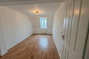 Exklusive 3,5 Zimmer-Wohnung mit Ankleide in zentraler Lage – Kölner Str. 73-77, 42651 Solingen-Mitte, Solingen – Vorschaubild 9