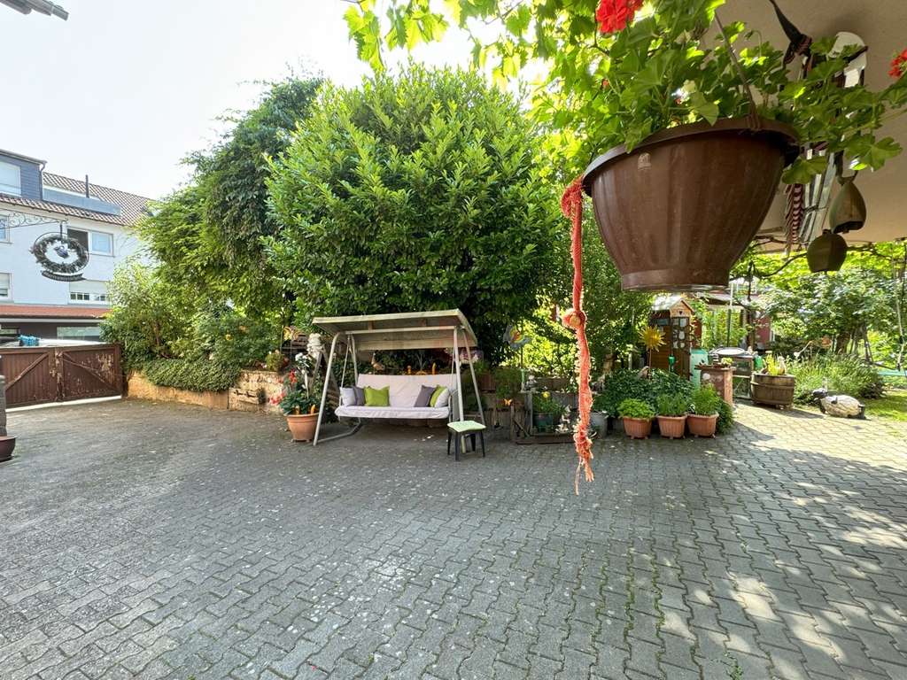 Immobilie in Maintal - Haus mit zwei Wohnungen im Schönheitsschlaf - ideal für Eigennutzer oder Kapitalanleger - Bild 2