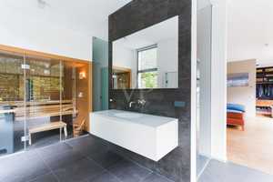 Elegantes Design trifft auf exklusive Lage: Modernes Traumhaus in Nikolassee – Berlin – Vorschaubild 13