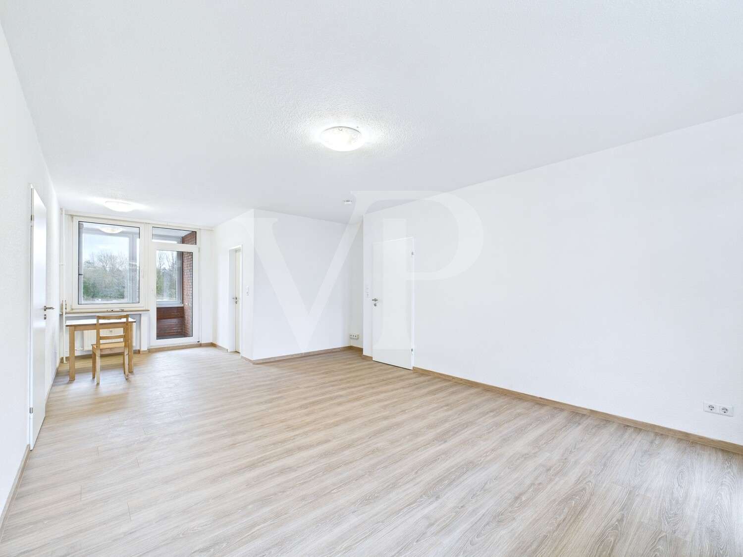 Immobilie in Emden - Hell und modern: Renovierte 4-Zimmer-Wohnung in Emden - Bild 0