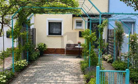 FAMILIENTRAUM MIT GARTEN, GARAGE & STELLPLATZ