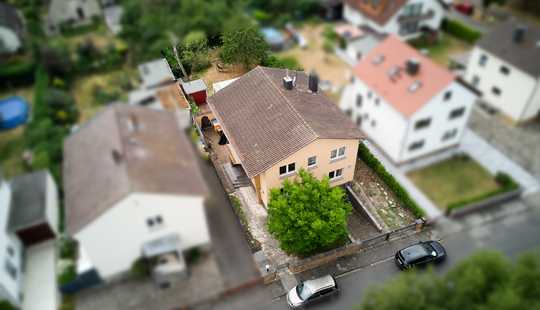Bild von Platz für die ganze Familie ! Modernisiertes Zweifamilienhaus in Hanau-Steinheim