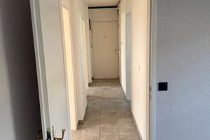 3-ZKB Dachgeschosswohnung mit Garage in Mannheim-Rheinau – gute Anbindung, WG geeignet – Die vollständige Adresse der Immobilie erhältst du vom Anbieter., 68219 Rheinau, Mannheim – Vorschaubild 1