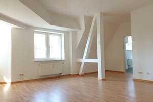 NACHMIETERSUCHE für helle 1,5-Zimmer Dachgeschosswohnung in Dresden Klotzsche