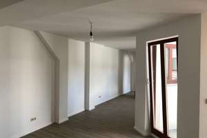 Großzügige 2,5-Raum-Wohnung mit Dachterrasse, EBK, Fahrstuhl und Domblick in Magdeburg Altstadt! – 39104 Altstadt, Magdeburg – Vorschaubild 4